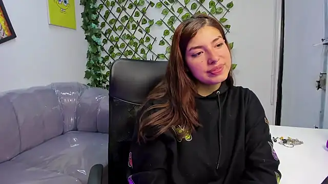 Snapshot of Violetta_Swett_ chatting on July 14, 12:33 pm Violetta Swett online show from July 14, 12:33 pm