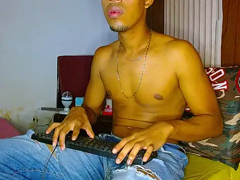 andreswj bigcock23 online show from October 5, 10:07 pm