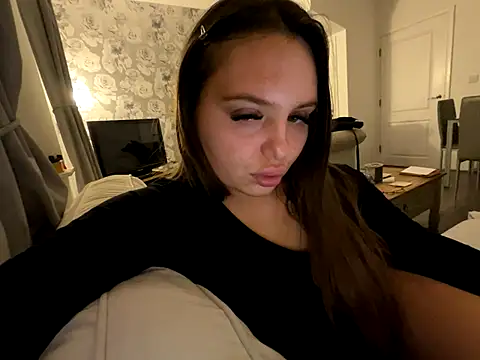 EllaStarrxxx online show from December 2, 1:22 am