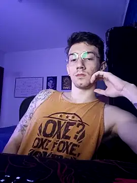 Snapshot of SweetGoodBoy22 chatting on October 3, 5:32 pm SweetGoodBoy22 online show from October 3, 5:32 pm