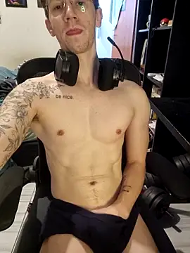 Snapshot of SweetGoodBoy22 chatting on October 28, 3:25 pm SweetGoodBoy22 online show from October 28, 3:25 pm