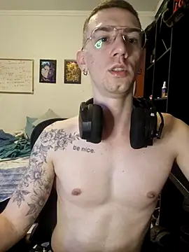 Snapshot of SweetGoodBoy22 chatting on November 11, 11:16 pm SweetGoodBoy22 online show from November 11, 11:16 pm