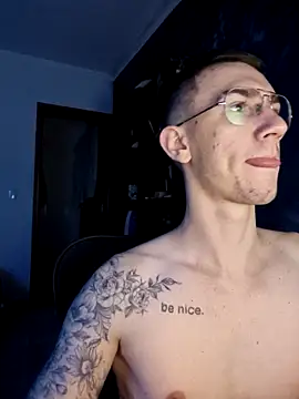 Snapshot of SweetGoodBoy22 chatting on November 14, 12:53 am SweetGoodBoy22 online show from November 14, 12:53 am