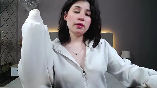 DianaMello online show from November 6, 5:19 am