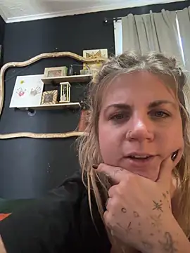 Snapshot of thejigglejoint chatting on October 29, 3:58 pm thejigglejoint online show from October 29, 3:58 pm