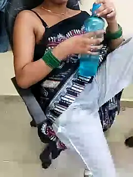 Snapshot of Saniya_Doll chatting on July 14, 2:05 am Saniya Doll online show from July 14, 2:05 am