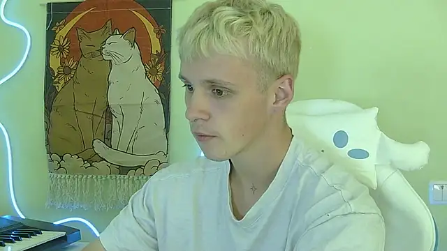 Snapshot of _Timmy_Boy_ chatting on October 3, 8:06 pm  Timmy Boy  online show from October 3, 8:06 pm