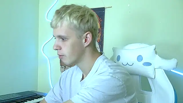 Snapshot of _Timmy_Boy_ chatting on October 5, 11:08 am  Timmy Boy  online show from October 5, 11:08 am