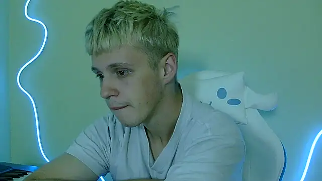 Snapshot of _Timmy_Boy_ chatting on October 7, 11:57 pm  Timmy Boy  online show from October 7, 11:57 pm