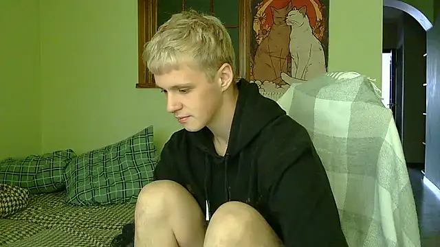 Snapshot of _Timmy_Boy_ chatting on October 12, 7:18 am  Timmy Boy  online show from October 12, 7:18 am