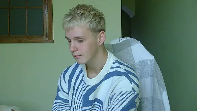 Snapshot of _Timmy_Boy_ chatting on October 27, 8:18 am  Timmy Boy  online show from October 27, 8:18 am