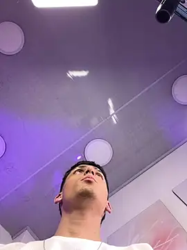 Snapshot of MateoMitchell chatting on February 6, 4:28 am MateoMitchell online show from February 6, 4:28 am