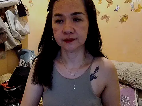 Snapshot of KissHott chatting on November 13, 12:26 pm KissHott online show from November 13, 12:26 pm