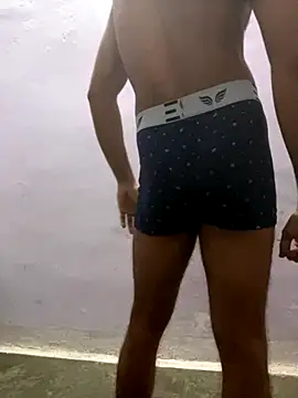 Snapshot of OooYessboyy chatting on October 4, 5:27 am OooYessboyy online show from October 4, 5:27 am