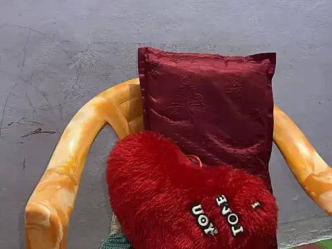 Snapshot of OooYessboyy chatting on January 8, 7:21 am OooYessboyy online show from January 8, 7:21 am