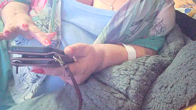 Playful MILF Demi online show from February 6, 9:56 am