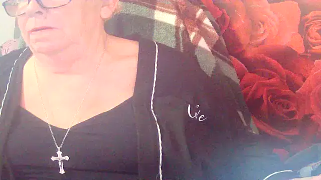 Snapshot of Playful_MILF_Demi chatting on April 20, 9:45 am Playful MILF Demi online show from April 20, 9:45 am