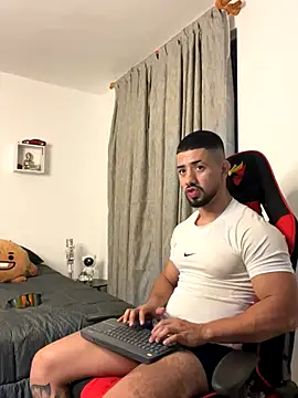 Ezzio Scolaro online show from October 17, 12:14 am