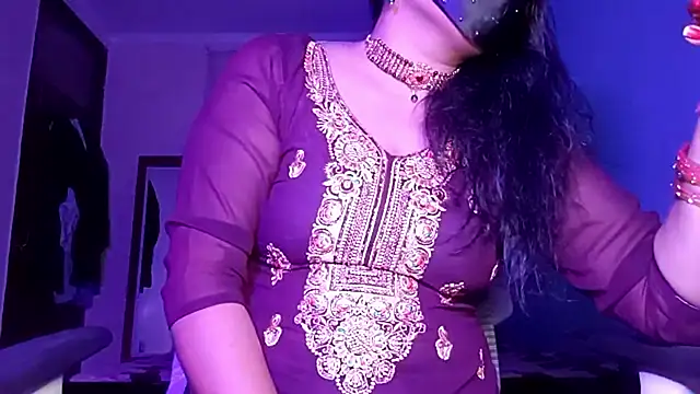 horny milf couple online show from May 7, 7:19 pm