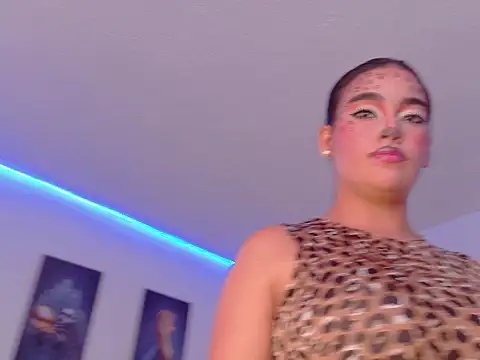 mia vaaper  online show from October 9, 2:59 pm