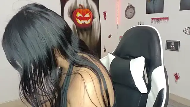 mia vaaper  online show from October 12, 3:44 pm
