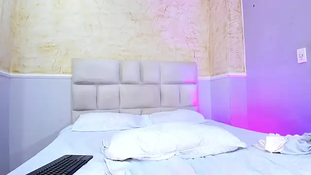 ScarletEvanss  online show from October 15, 11:32 am