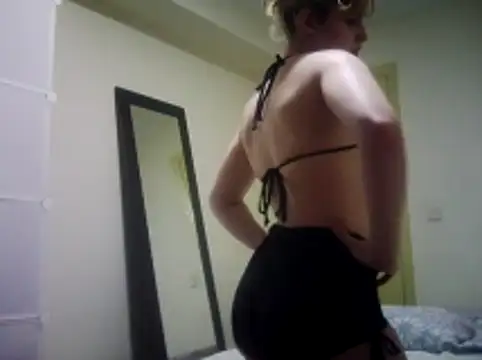 Snapshot of celeste_420ff chatting on May 28, 9:23 pm celeste 420ff online show from May 28, 9:23 pm