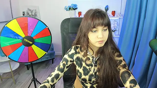 TiffanyYounge online show from November 1, 11:23 am