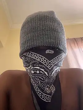 Snapshot of Bandana-Lad chatting on October 26, 8:42 am Bandana-Lad online show from October 26, 8:42 am