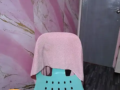 sexyloveee online show from December 3, 3:54 pm