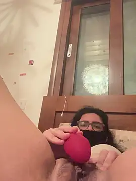 luciamaria01 online show from May 26, 9:22 pm