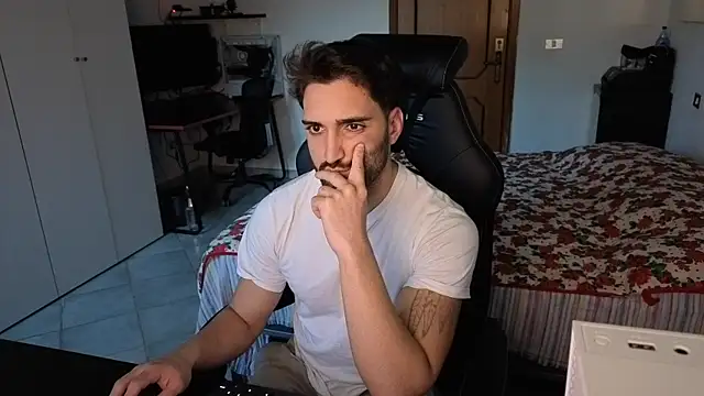 Al3xox02 online show from February 5, 4:11 pm