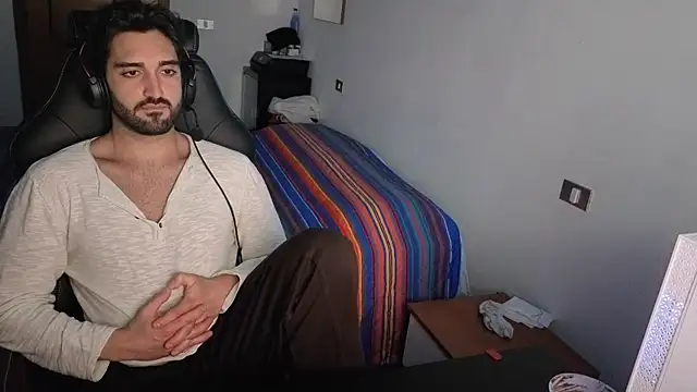 Al3xox02 online show from March 27, 9:58 pm