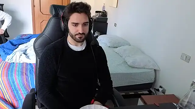 Al3xox02 online show from March 30, 11:44 am