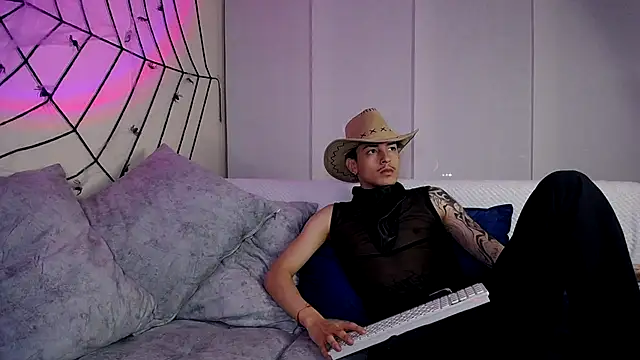  PandoyParker  online show from October 13, 3:50 am
