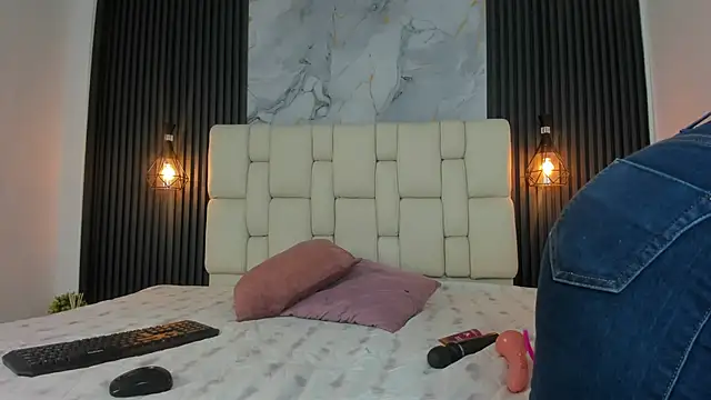 Snapshot of antonelasc chatting on January 15, 8:12 pm antonelasc online show from January 15, 8:12 pm