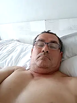 Snapshot of Alfred_00000 chatting on April 11, 9:30 pm Alfred 00000 online show from April 11, 9:30 pm