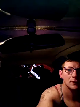 Snapshot of MeskaKurwa1988 chatting on February 16, 7:43 pm MeskaKurwa1988 online show from February 16, 7:43 pm