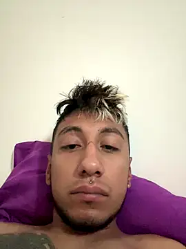 Snapshot of DLORAH876 chatting on November 8, 5:01 pm DLORAH876 online show from November 8, 5:01 pm