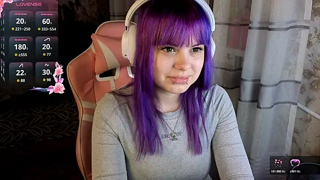 KristiBloom online show from April 8, 10:54 pm