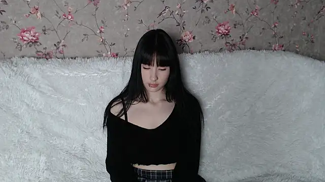 NaemiiBlush online show from April 14, 3:40 pm