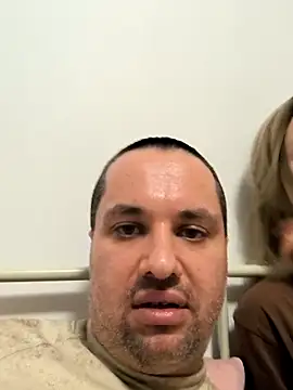 Snapshot of evrythingEverythere chatting on February 2, 2:43 am evrythingEverythere online show from February 2, 2:43 am