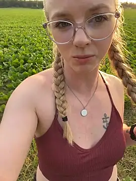 LinaLeana online show from June 17, 6:42 pm