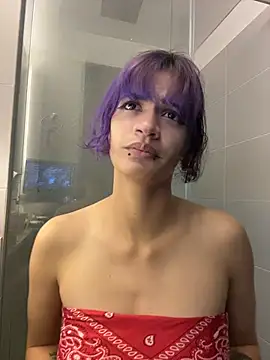 Snapshot of sukulaurens chatting on January 18, 3:21 am sukulaurens online show from January 18, 3:21 am