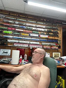 Jcaspen online show from April 1, 1:41 pm