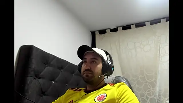 coolfriki online show from April 5, 9:45 pm