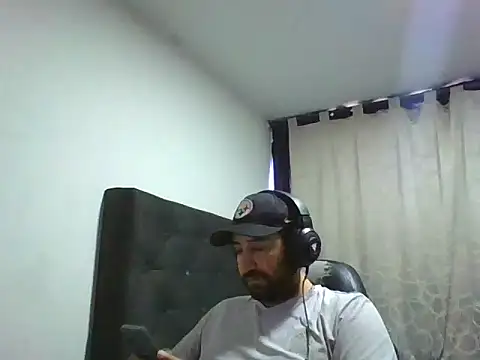 Snapshot of coolfriki chatting on June 22, 7:44 pm coolfriki online show from June 22, 7:44 pm