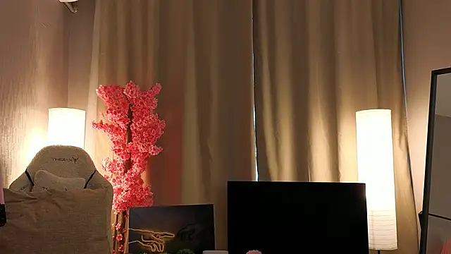 Milf mammyy online show from October 14, 7:09 am