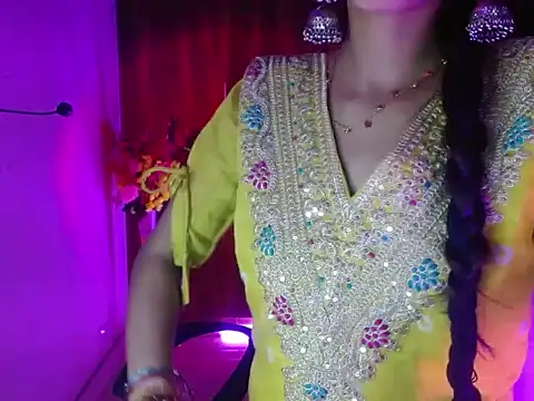 Roiseeee online show from April 8, 5:18 am