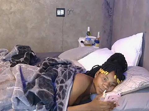 Snapshot of petite_queenx chatting on October 15, 5:51 am petite queenx online show from October 15, 5:51 am